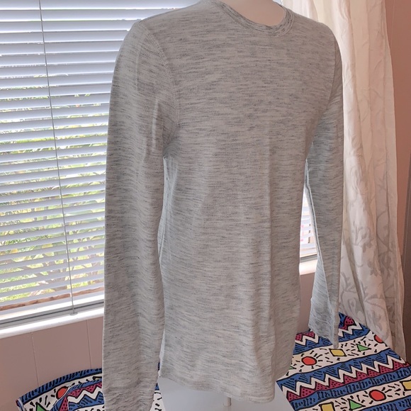 Men’s lightweight long sleeve pullover not worn - Picture 2 of 8